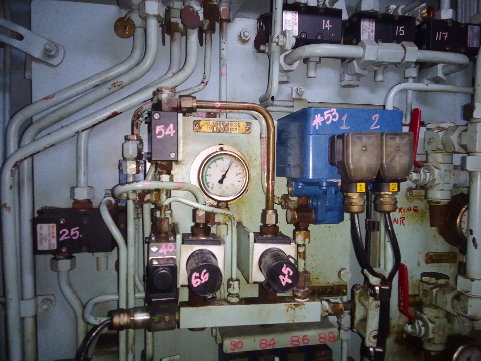 mainenginepneumaticmaneuveringsystem